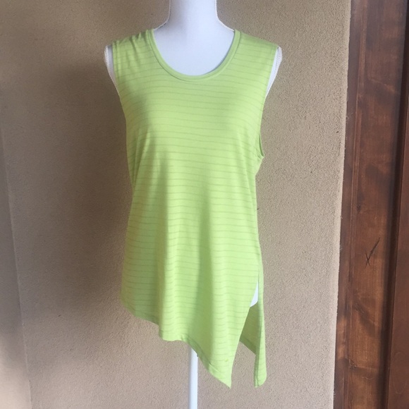 Nike Tops - 3/$20{Nike}Woman’s Sz S/M LooseFitAsymmetricalTop